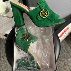 DISCLAIMER: Purchase at your own risk. I DO NOT KNOW if these are real or faux.